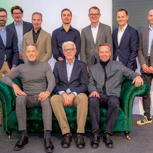 Referierende, oben von links nach rechts: Dr. med. Tobias Topp, Markus Fischer, Dr. med. Georg Schäfer, Dr. med. Oliver Wengert, Prof. Dr. med. Martin Jung , PD Dr. med. Elias Volkmer, Prof. Dr. med. Volker Schöffl Referierende, oben von links nach rechts: Dr. med. Tobias Topp, Markus Fischer, Dr. med. Georg Schäfer, Dr. med. Oliver Wengert, Prof. Dr. med. Martin Jung , PD Dr. med. Elias Volkmer, Prof. Dr. med. Volker Schöffl